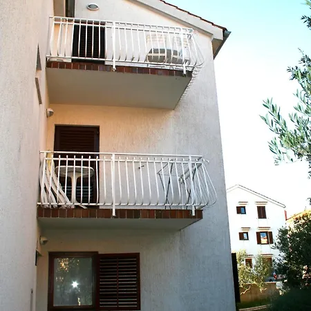 Duomo Apartment Cres